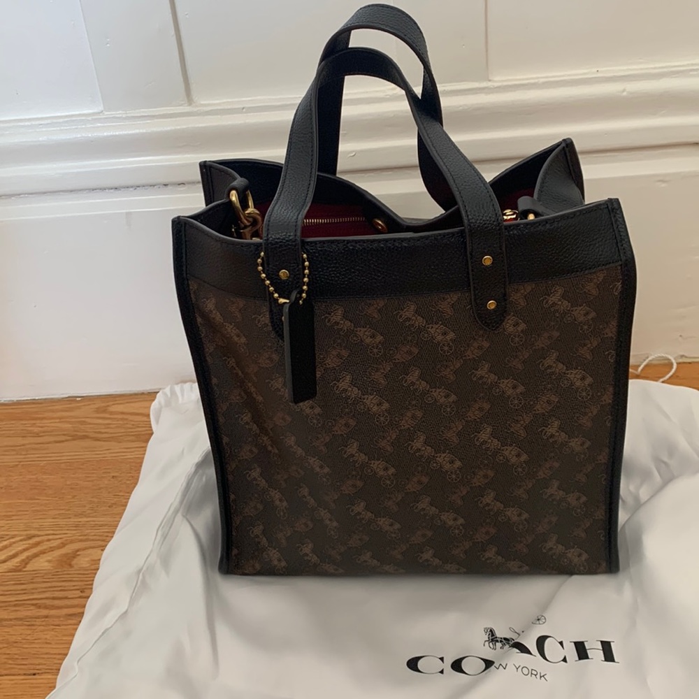 Coach 40 Field tote, Large, Horse & Carriage Print